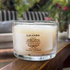 Vela Aromática Lavanda ativada com Magia.